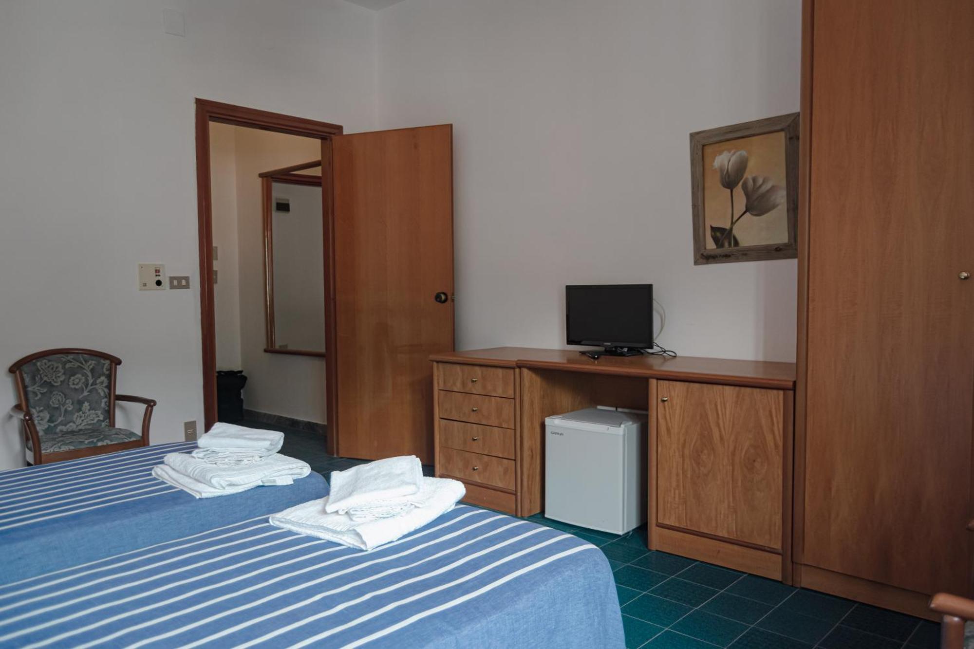 Hotel Mediterraneo Guardia Piemontese Terme Εξωτερικό φωτογραφία